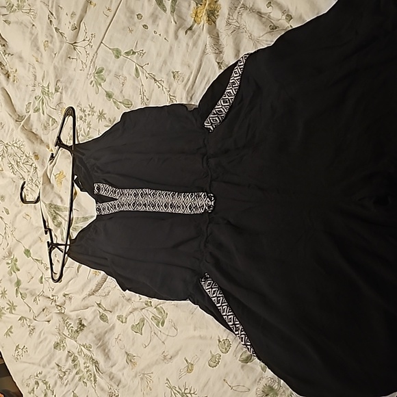 Romper - Picture 2 of 3